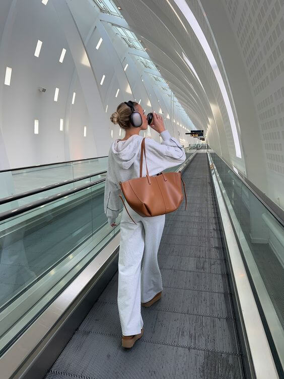 Linde –Mooie draagtas met plooien aan de zijkanten